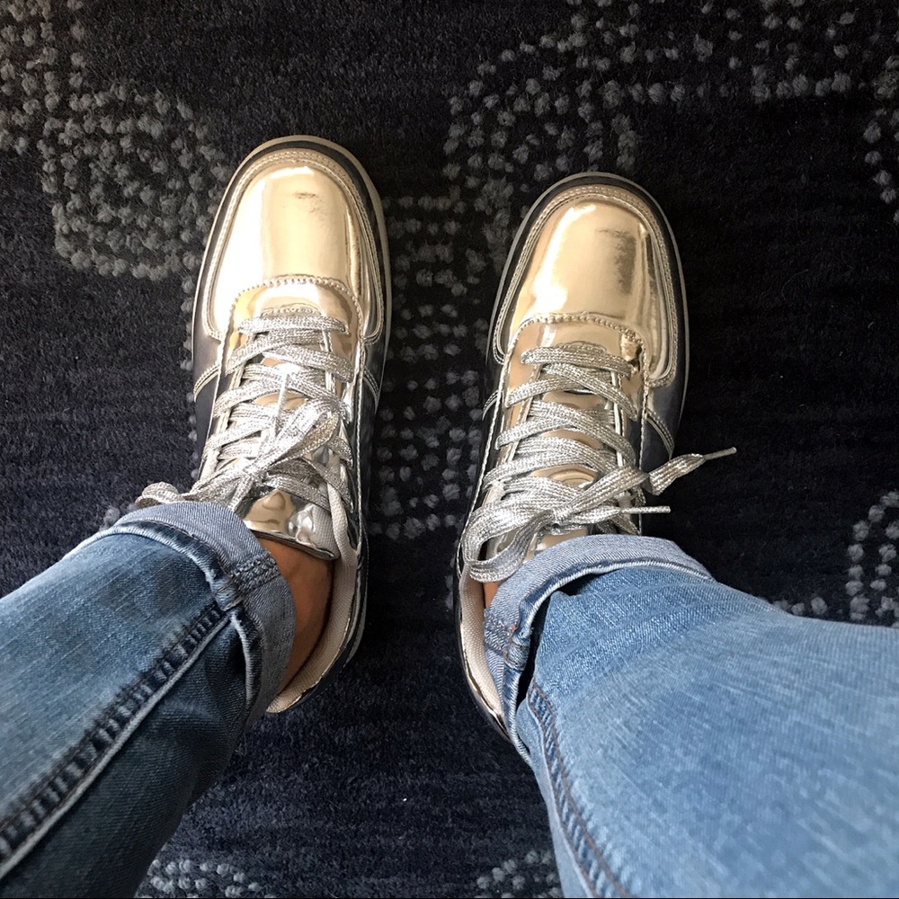 LAST ONE 8.5❗️4 MODES METALLIC SILVER SNEAKERS 👟 - Picture 2 of 8